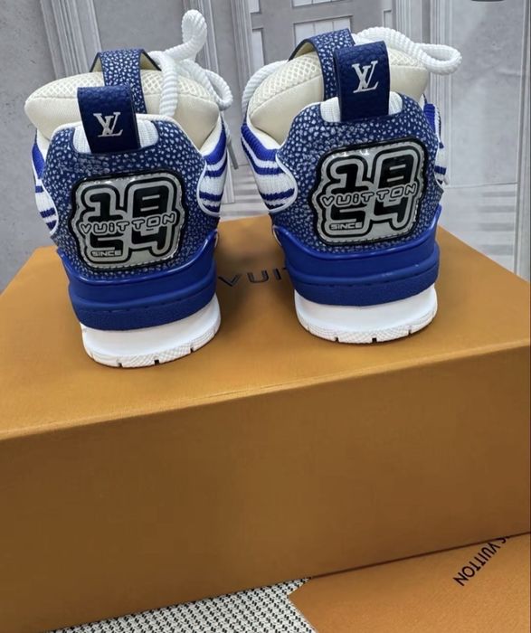 Vand lv skate blue noi, cu cutie. Orice marime in stoc!