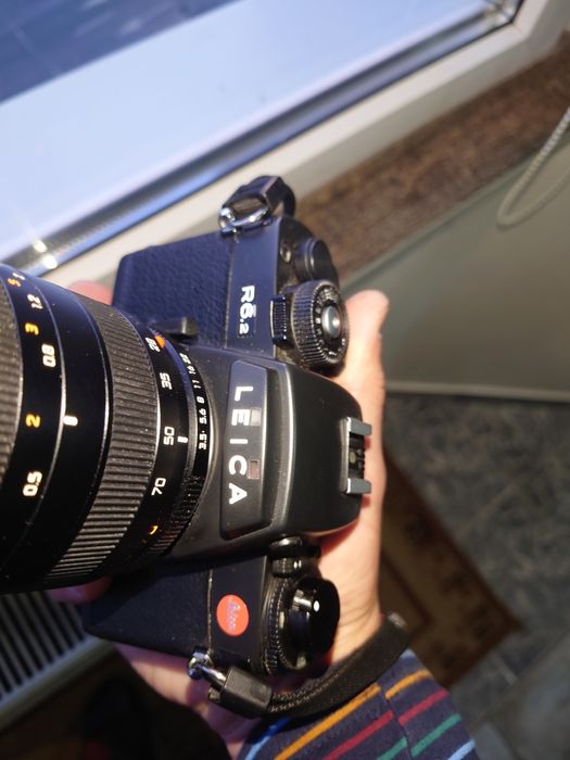 SLR Leica R6.2 cu obiectiv Leica Vario-Elmar R 28-70mm