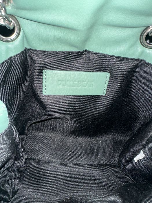 Малка зелена чанта Pull&Bear – стилна и удобна