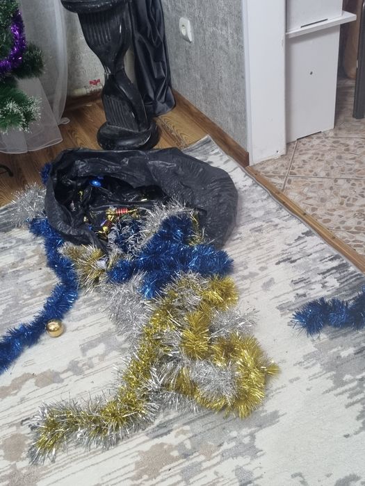 Продам елку срочно