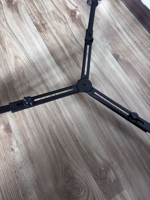 Продам новый профессиональный штатив