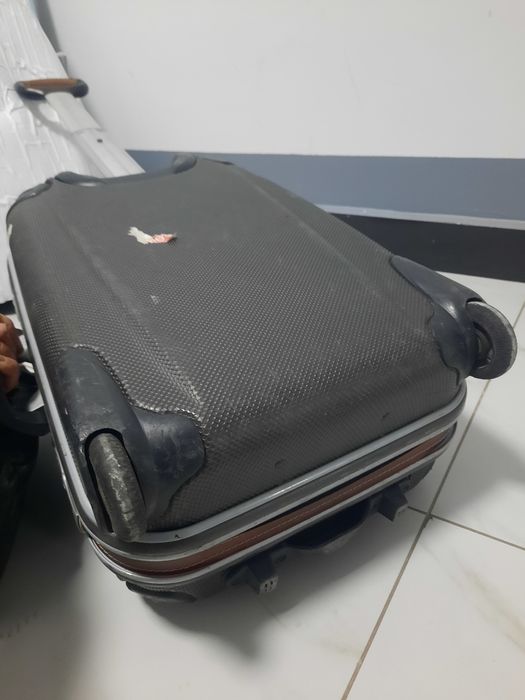 Дорожный чемодан б/у