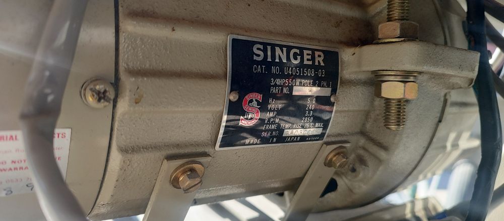 Vând 2 mașini de cusut industriale Singer