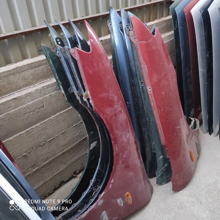 Продам крылья на Мазда 626 птичка