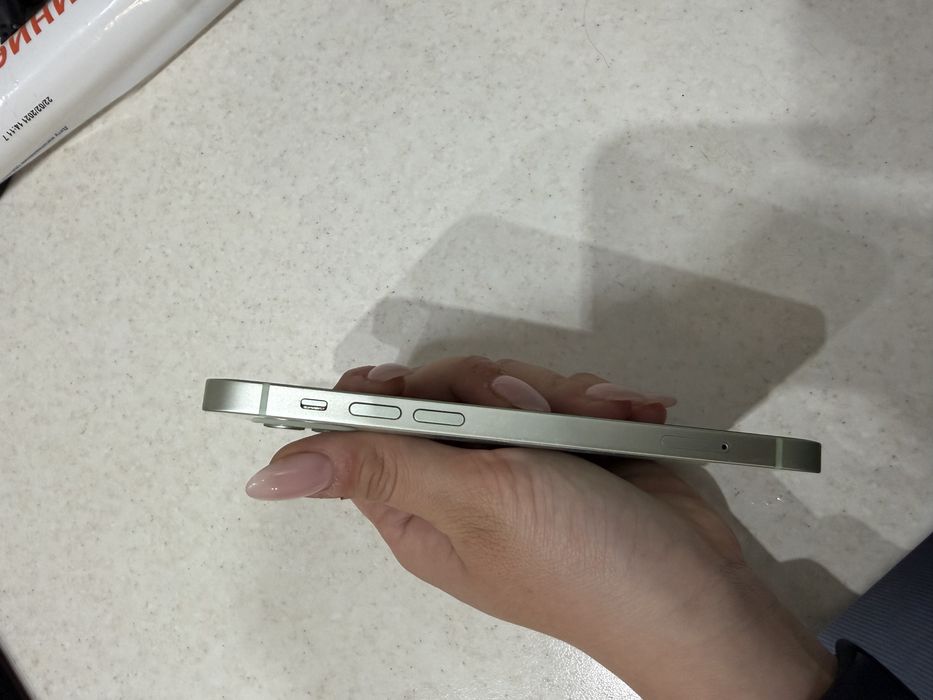 Продам IPhone 12