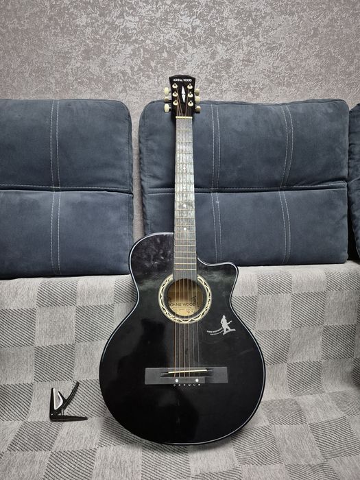 Гитара + чихол + струпци