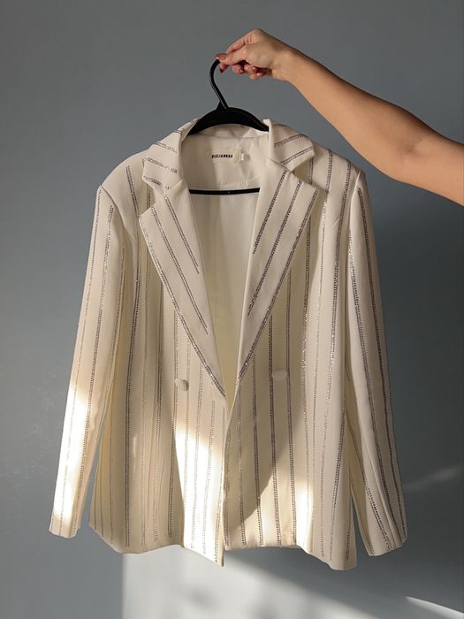 Костюм-двойка в стразах