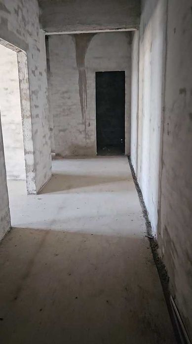 Kvartira sotiladi 83 kv/m