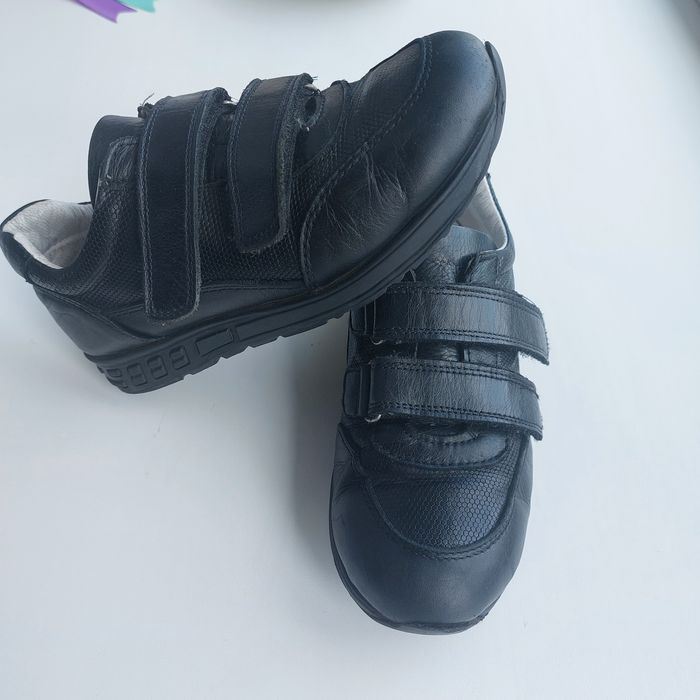 Продам две пары красовки