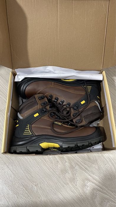 новый спецобувь 42 размер GIS