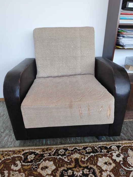 Подарявам два използвани фотьойла.