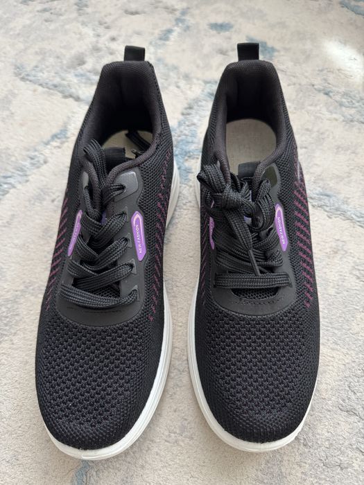 Новые женские кроссовки