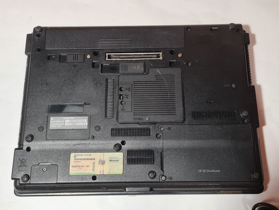 Лаптоп HP Compaq 6530b със зарядно