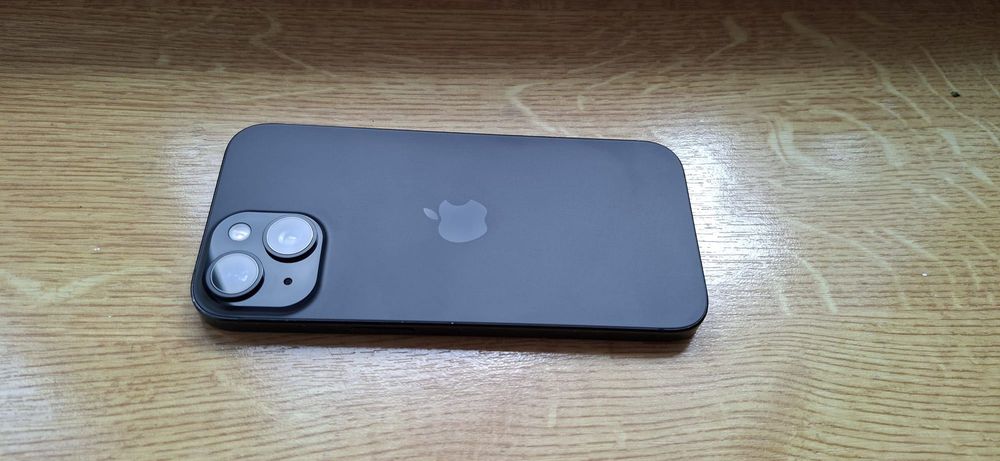 iPhone 15 Black 128GB - Spate & Baterie Noua + Husa & Folie