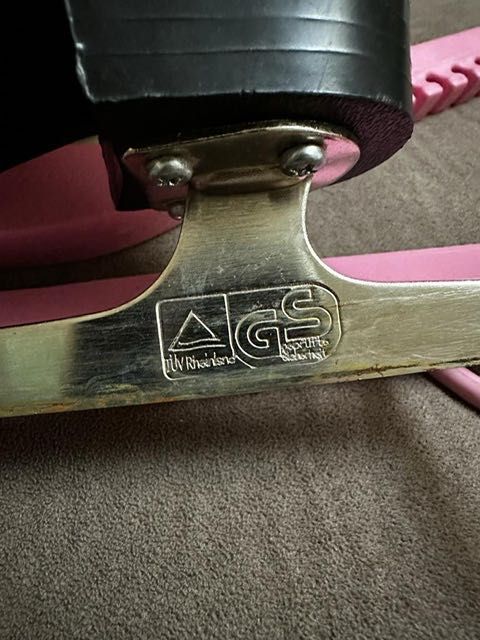 Коньки полу профессиональные