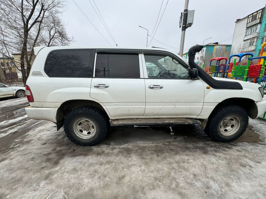 Toyota Land Cruiser 105