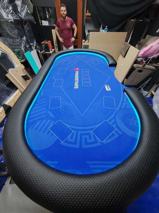 Masa poker personalizata