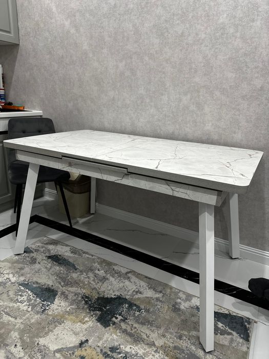 Продается кухонный стол