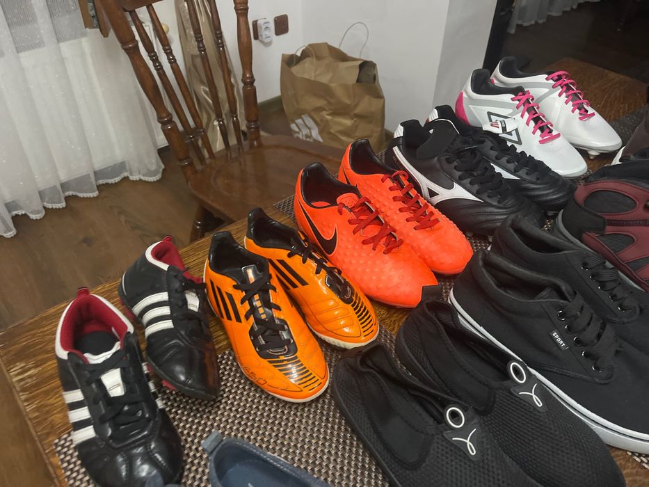 Обувки Адидас и Найк