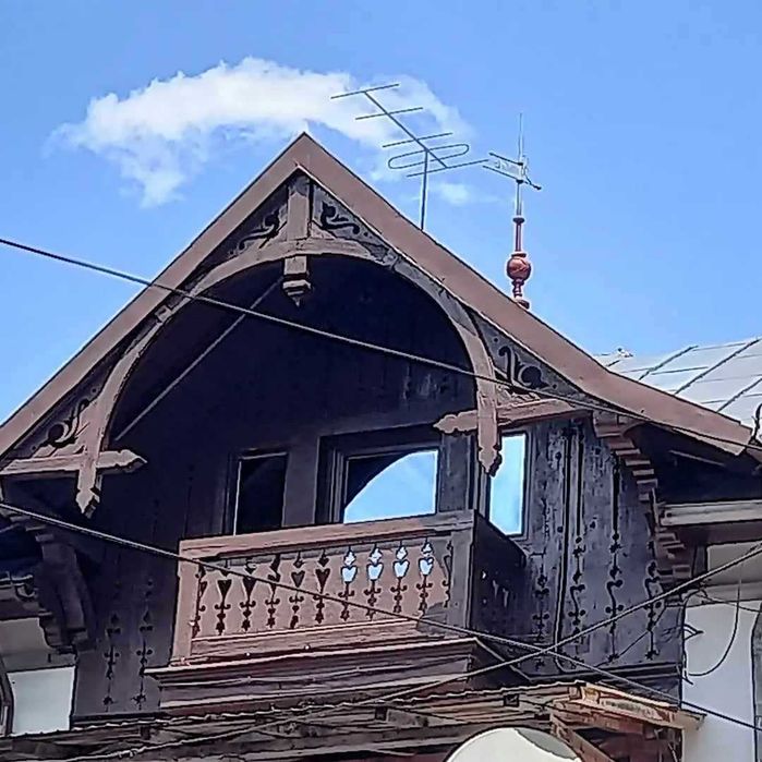 Sinaia ultracentral, ap. 4 camere in mansarda unei vile P+1+M