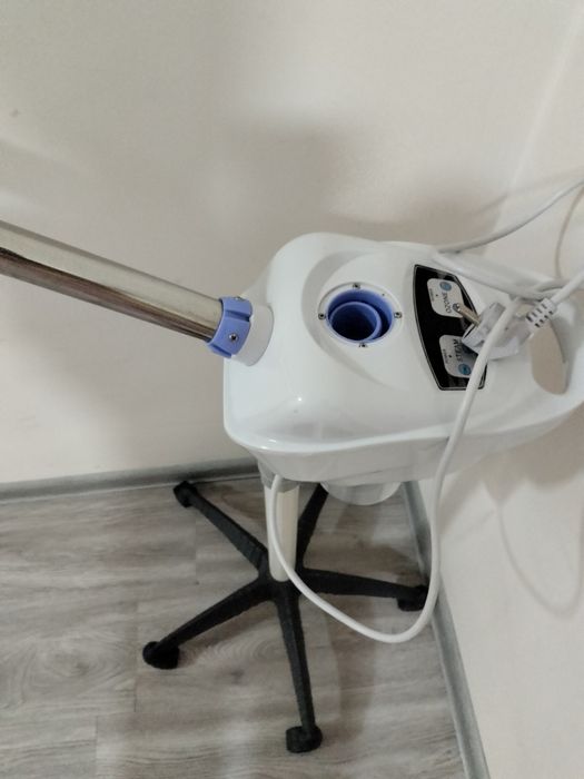 Косметологик лампа ва паразон сотилади.Нархи 900 000 сум