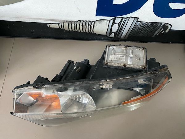 Far xenon dreapta VOLVO XC90 2003+ 30698816