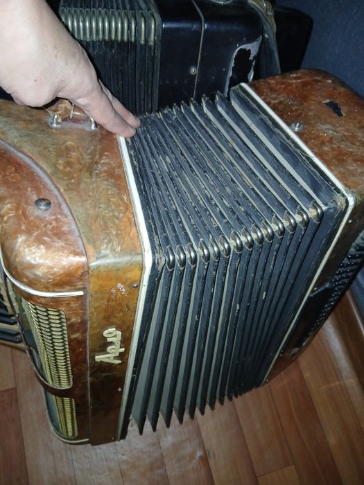 Продам два баяна