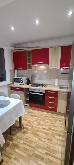Inchiriez Apartament 2 Camere,Pajura,et3/4,S=50mp