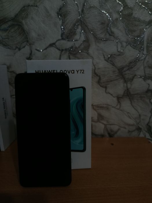 Huawei nova y72.