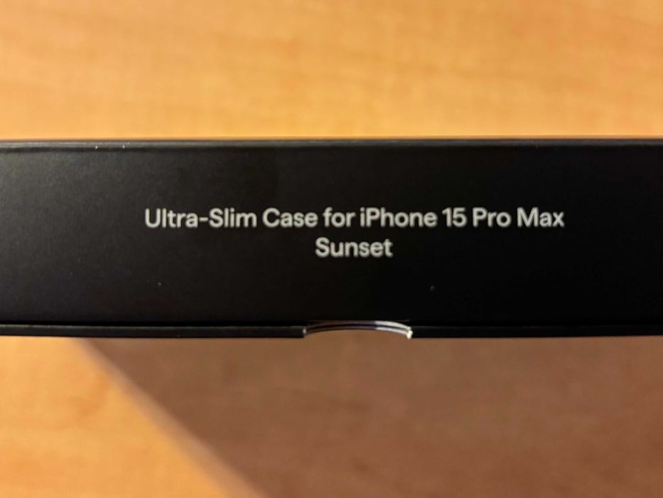 Husa noua Pitaka Sunset pentru iPhone 15 Pro Max