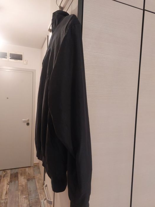 Продавам пролетно мъжко яке GANT L