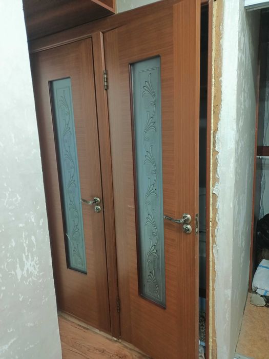 Двери межкомнатные продам