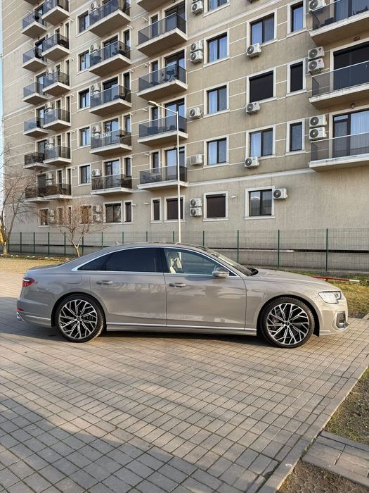 Audi S8 2025 benzină, 96.000 € — imagine 3