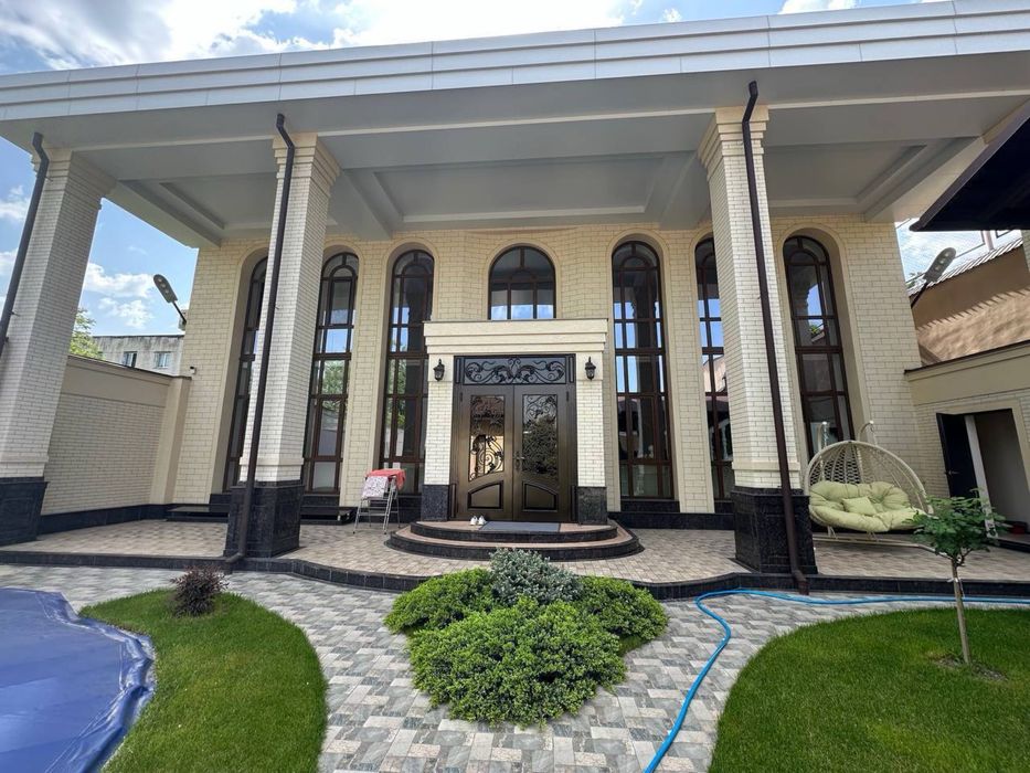 Продается дом,центр Луначарского,8 комнат,553м2