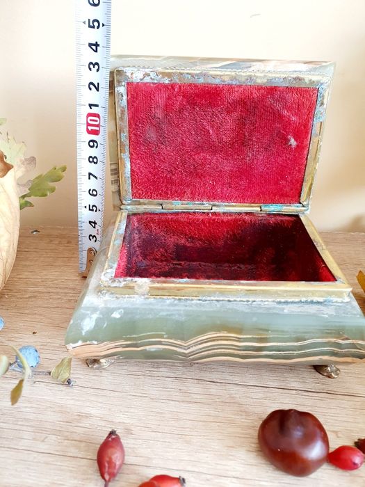 Кутия за бижута от оникс