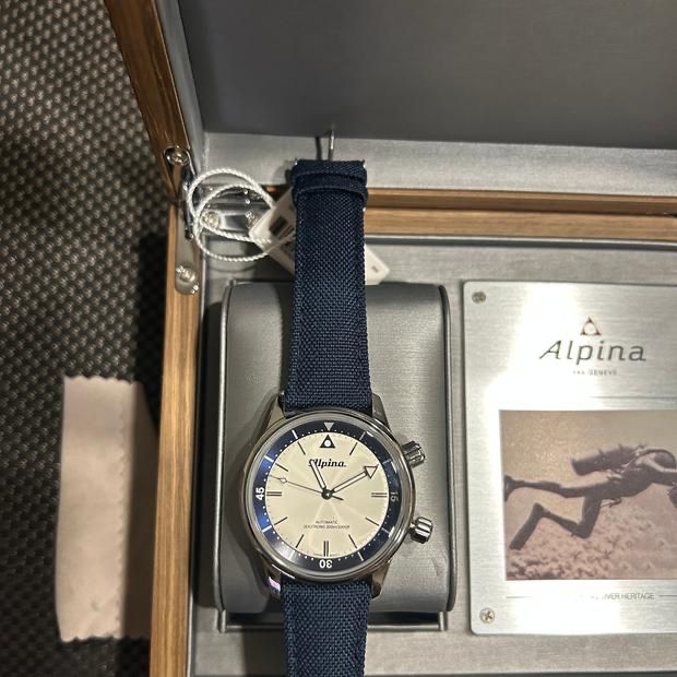 Продаются Швейцарские дайверские часы Alpina