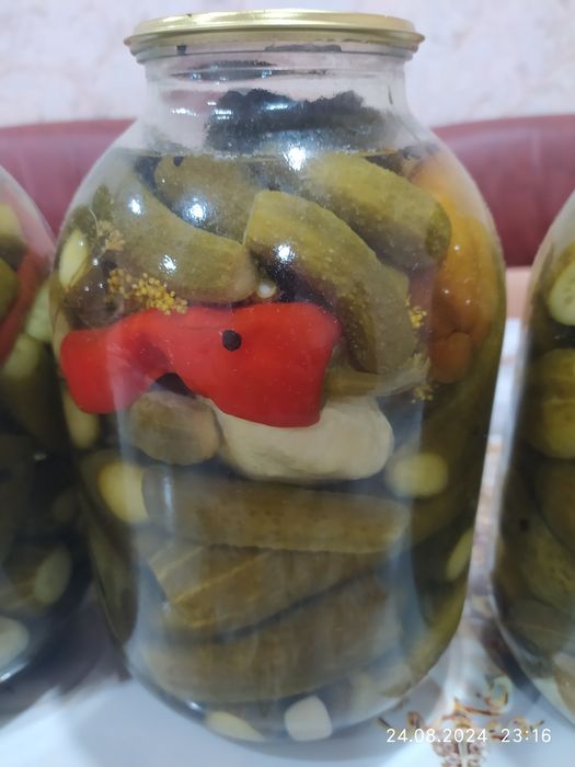 Огурцы маринованные