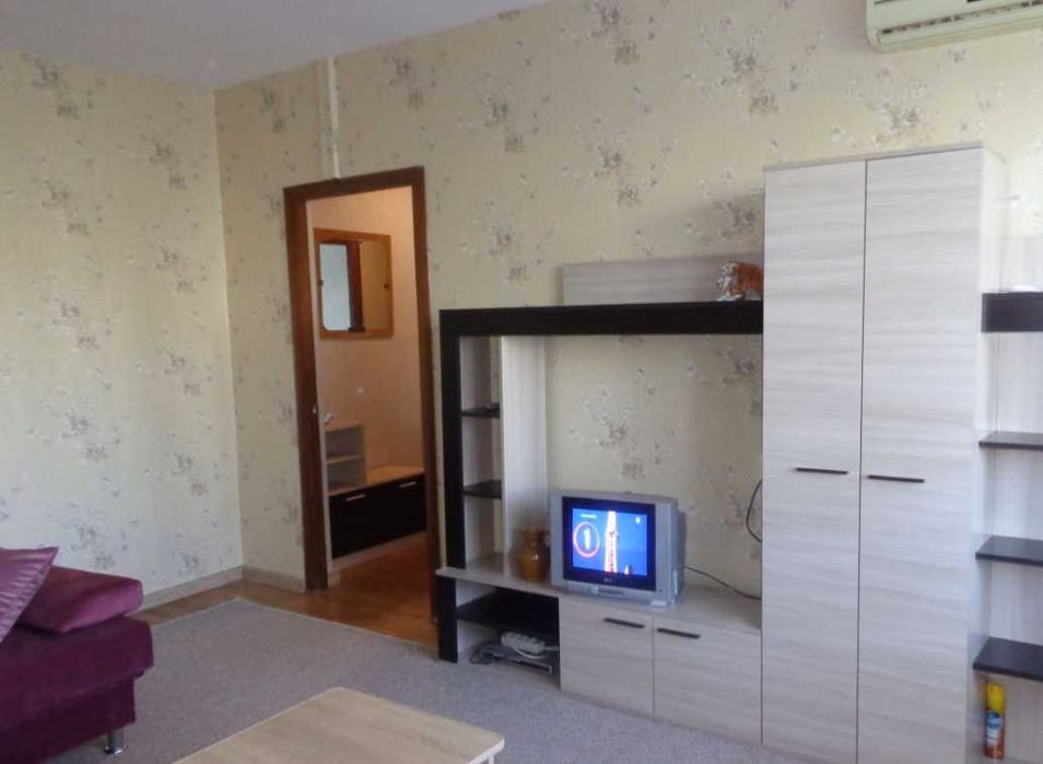 Дава се под наем Едностаен апартамент в Пловдив, Коматево - 40 кв.м за 181.05 € - Снимка #1