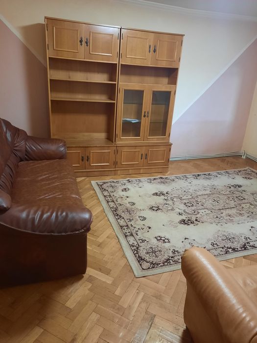 Închiriez apartament trivale