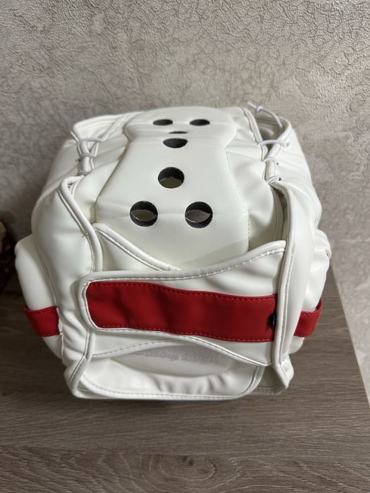 Продам шлем для карате