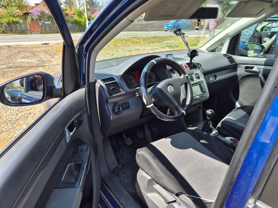 VOLKSWAGEN Touran 2010 — imagine 5