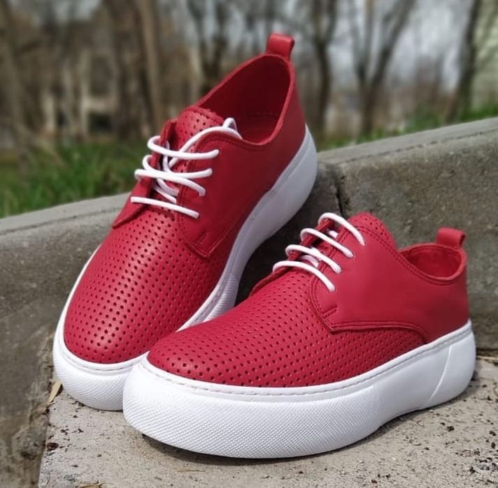 Женские кожаные кеды