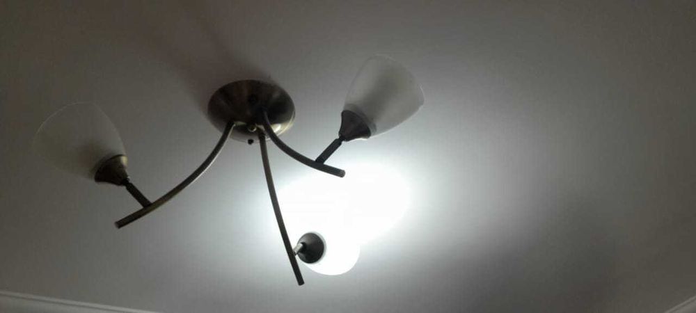 Продается люстра