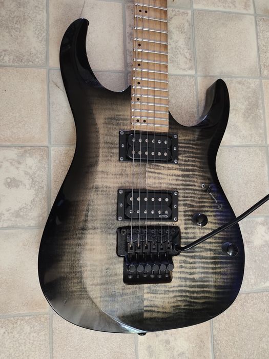 Продам электрогитару Cort x 300