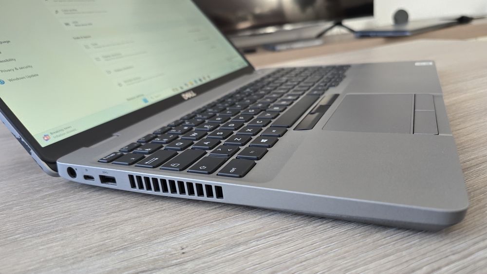 Laptop Dell Latitude 15.6"Fhd, 16Gb ddr4,ssd 256Gb,i5 gen 10