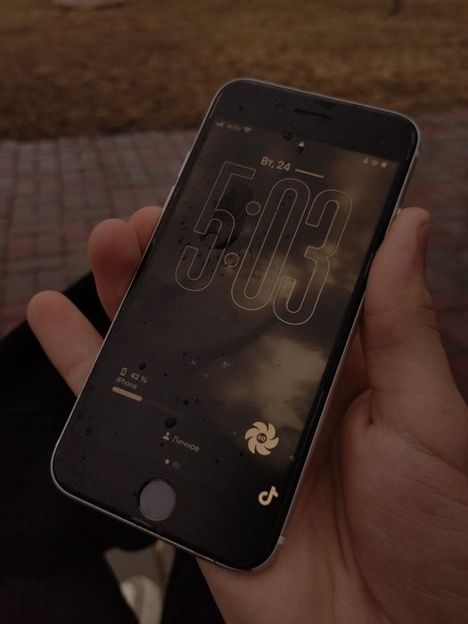 Iphone se 2gen (2020)  64гига