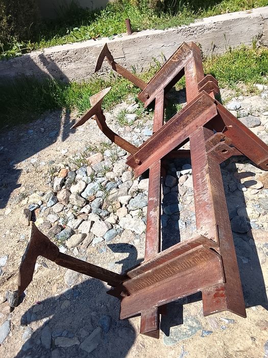 T28 Traktor sotiladi srochny yuradi naxadu