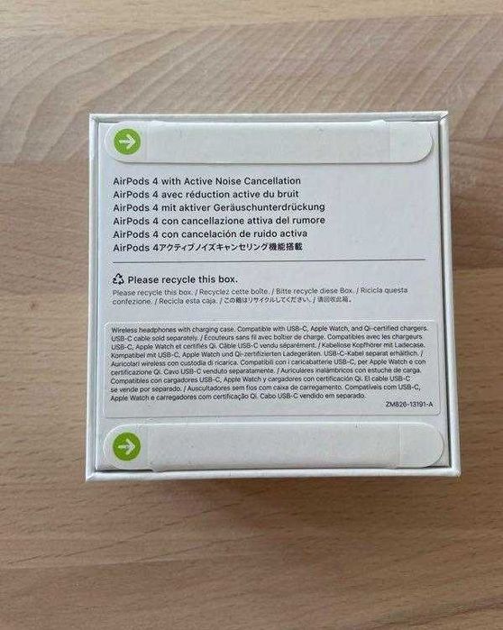 Apple AirPods 4 avec réduction active du bruit. Неуфс