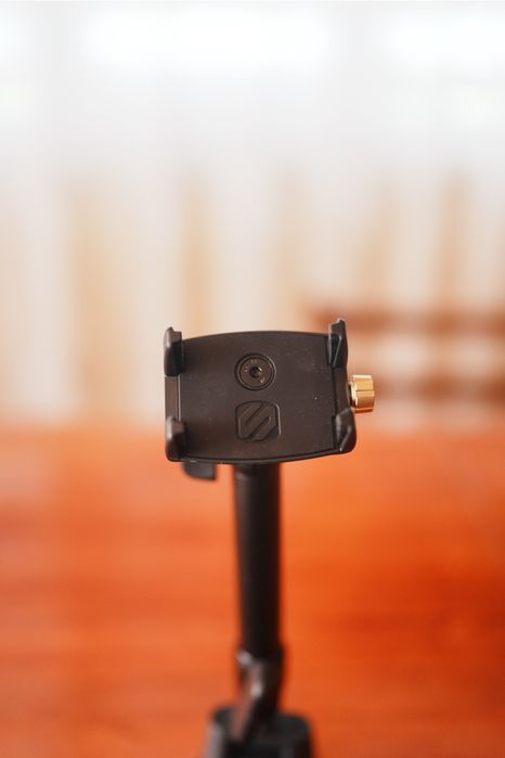 Suport auto pentru telefon, cu ventuză și braț reglabil