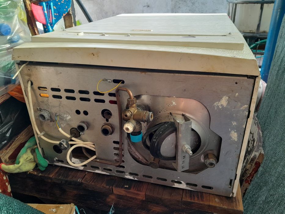 Dezmembrez centrala immergas